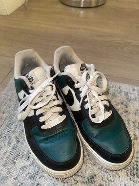 Nike Low Top Sneakers - Teal, Black, White